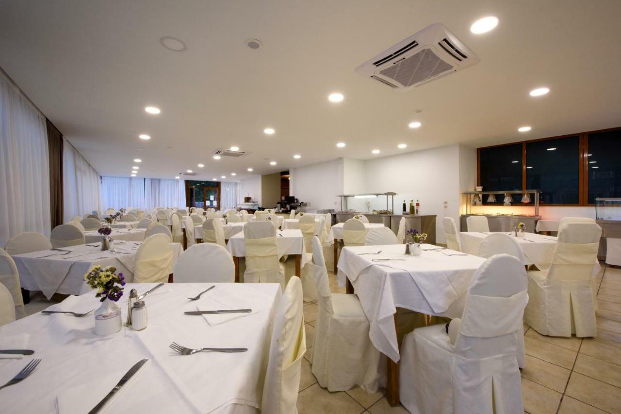 Amalia Hotel - Adults Only Dasziá Kültér fotó